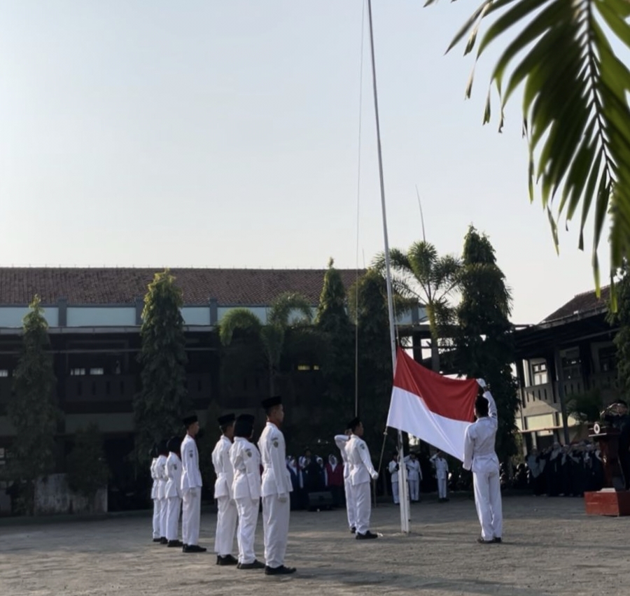Upacara Peringatan HUT ke-80 Republik Indonesia di Tamansiswa Cabang Kebumen