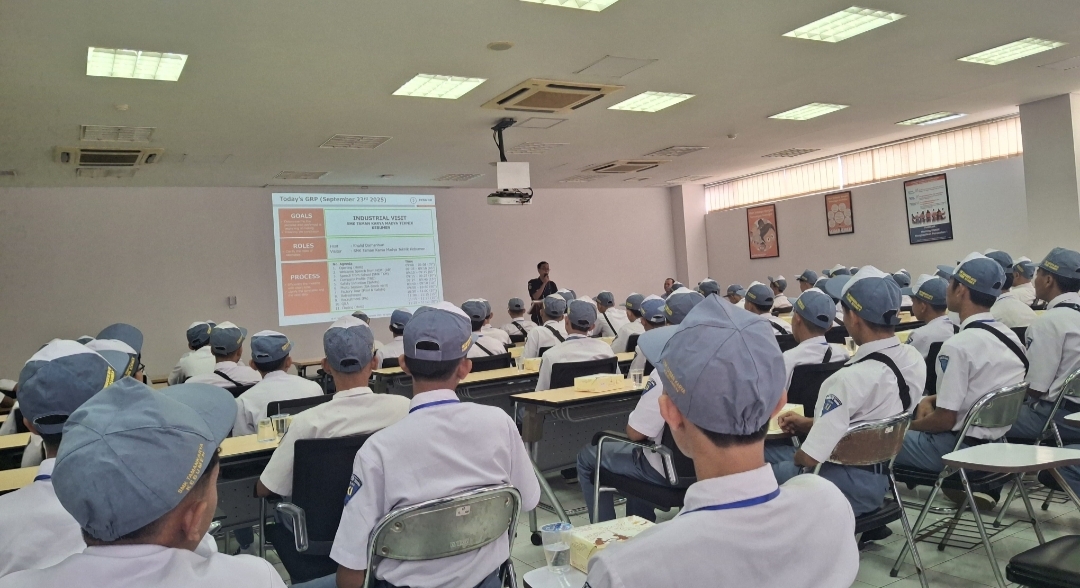 Kunjungan Industri SMK Taman Karya Madya Teknik Kebumen ke Jakarta dan Bandung
