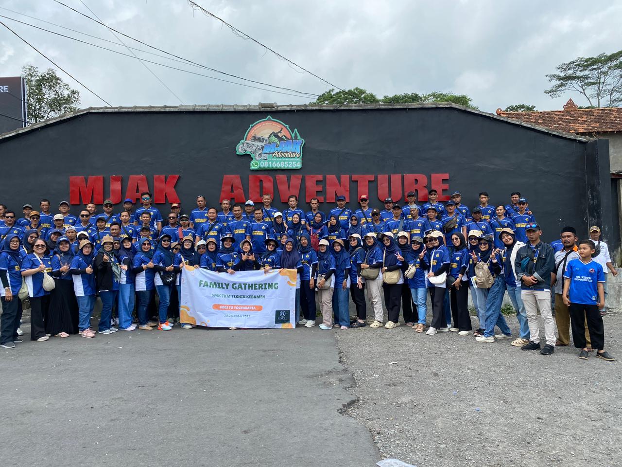 Family Gathering SMK Taman Karya Madya Teknik Kebumen ke Lava Tour Yogyakarta Berlangsung Seru dan Penuh Kebersamaan