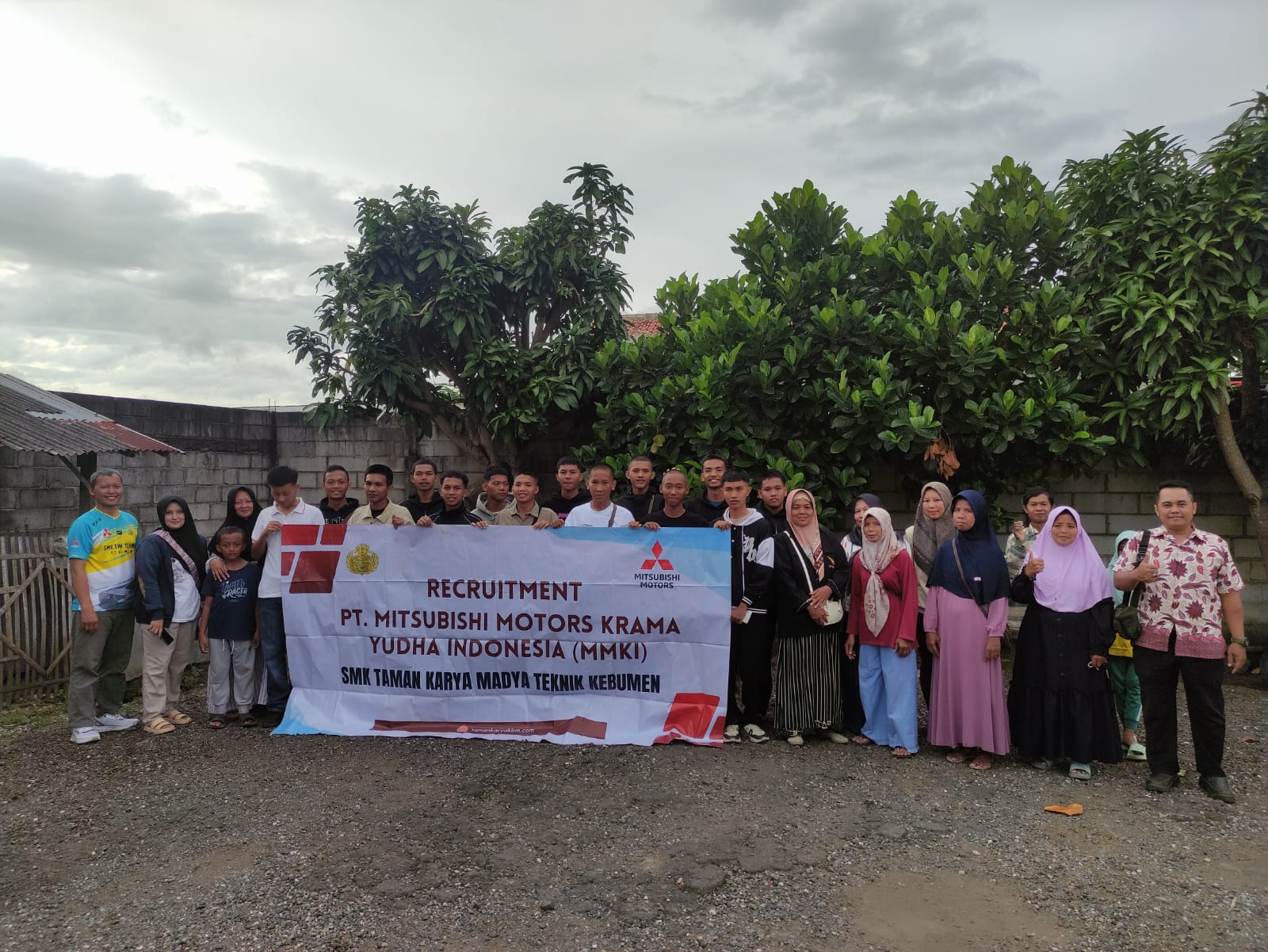 SMK Taman Karya Madya Teknik Kebumen Berangkatkan 34 Siswa Kelas Industri Magang ke PT Mitsubishi