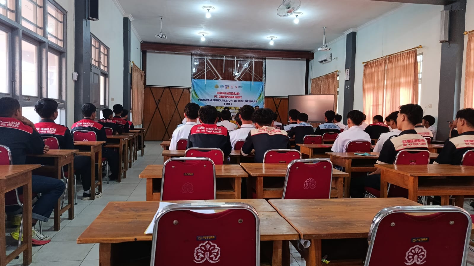 DUDIKA Mengajar di SMK TKM Teknik Kebumen, PT Difan Prima Paint Hadirkan Program Edukasi Diton School of Spray